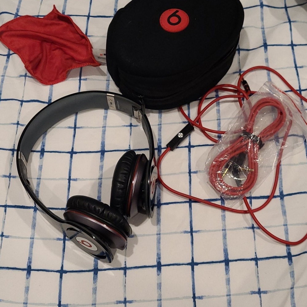 Beats by dr.dre headphones